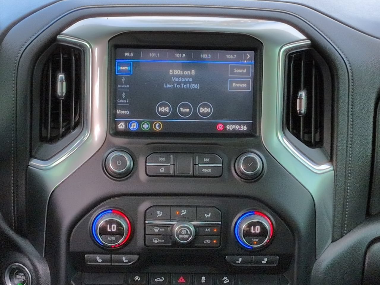 Used 2021 Chevrolet Silverado 1500 RST w/ Z71 Off-Road Package AWD/4WD image 17
