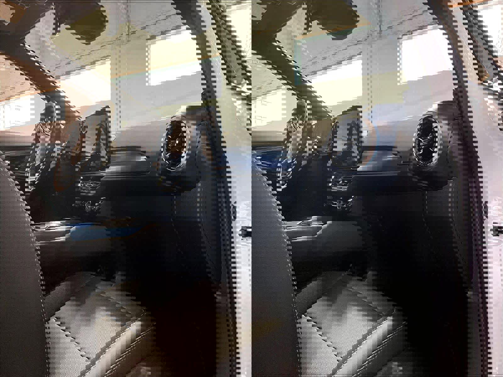 Used 2025 Chevrolet Equinox EV LT w/ Convenience Package image 14