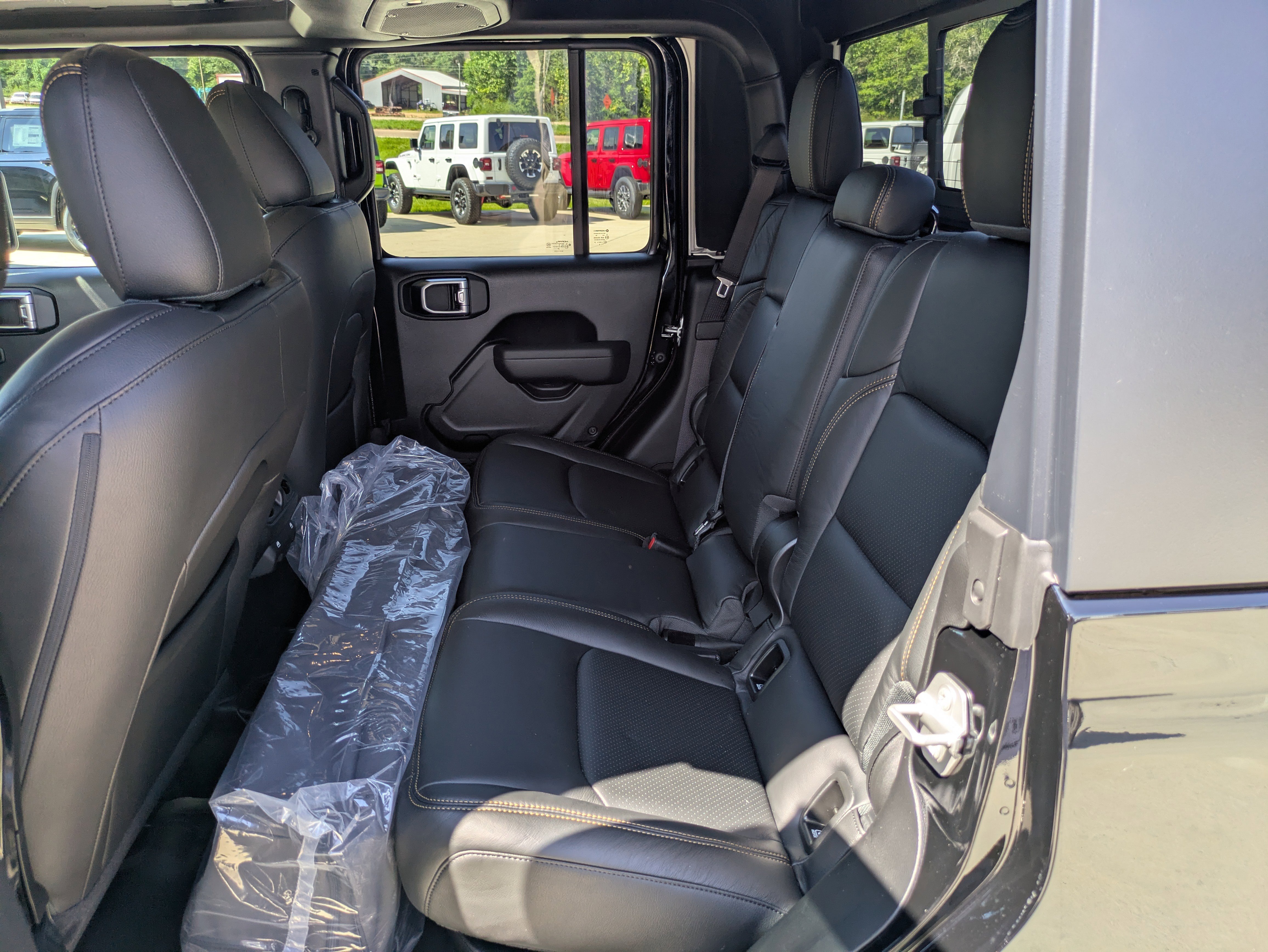 New 2025 Jeep Gladiator Sport image 10