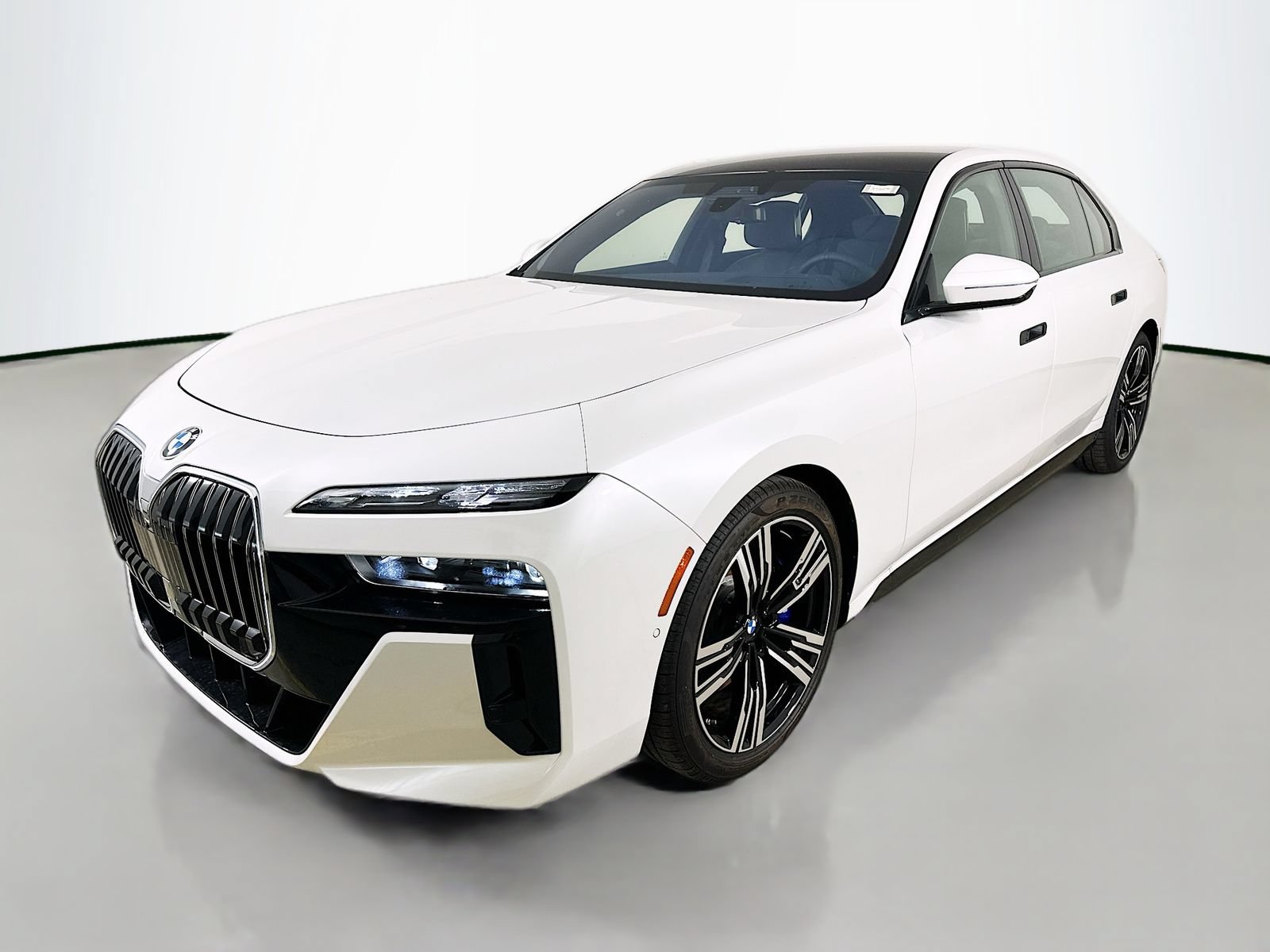 New 2026 BMW 760i xDrive w/ Executive Package