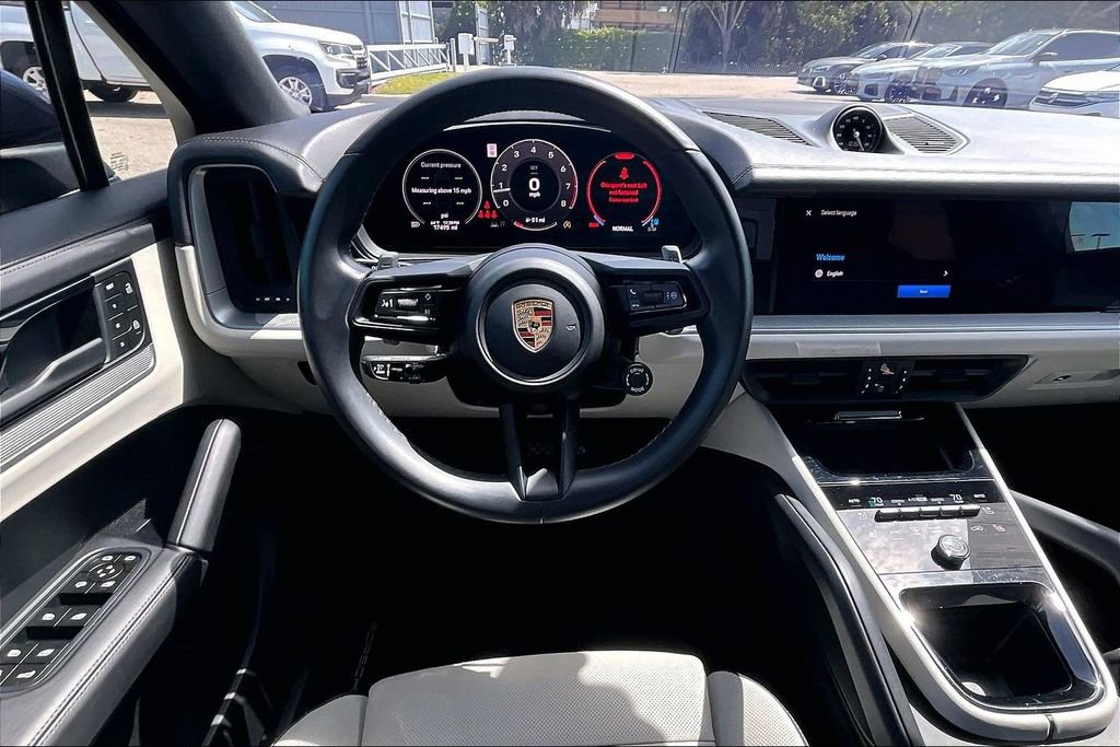 Used 2024 Porsche Cayenne Coupe image 19