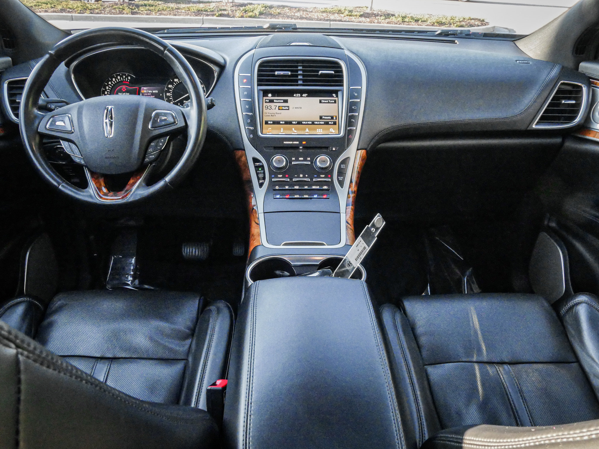 Used 2016 Lincoln MKX Reserve w/ Luxury Package image 29