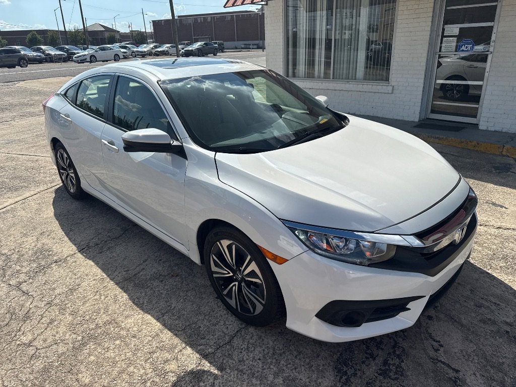 Used 2018 Honda Civic EX-L image 2