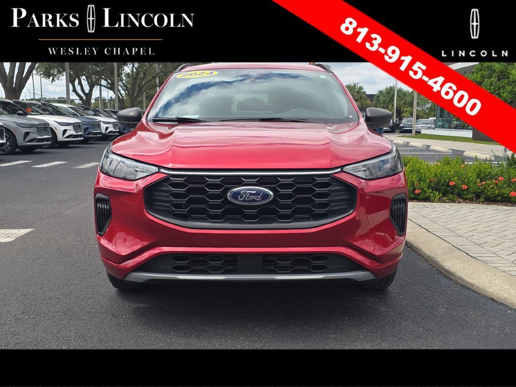 Used 2024 Ford Escape ST-Line w/ Tech Pack #1 FWD image 2