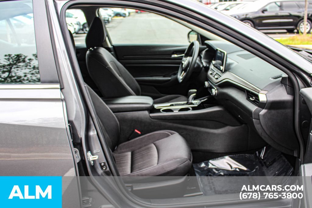 Used 2024 Nissan Altima 2.5 SV FWD image 20
