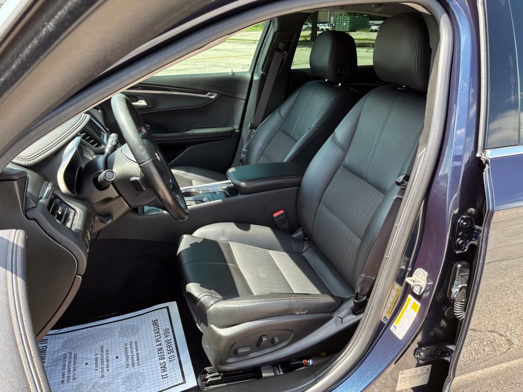Used 2017 Chevrolet Impala LT w/ Convenience Package FWD image 10