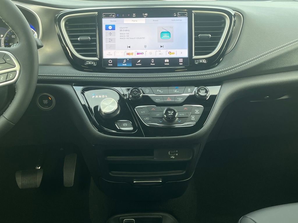 New 2026 Chrysler Pacifica Select image 20