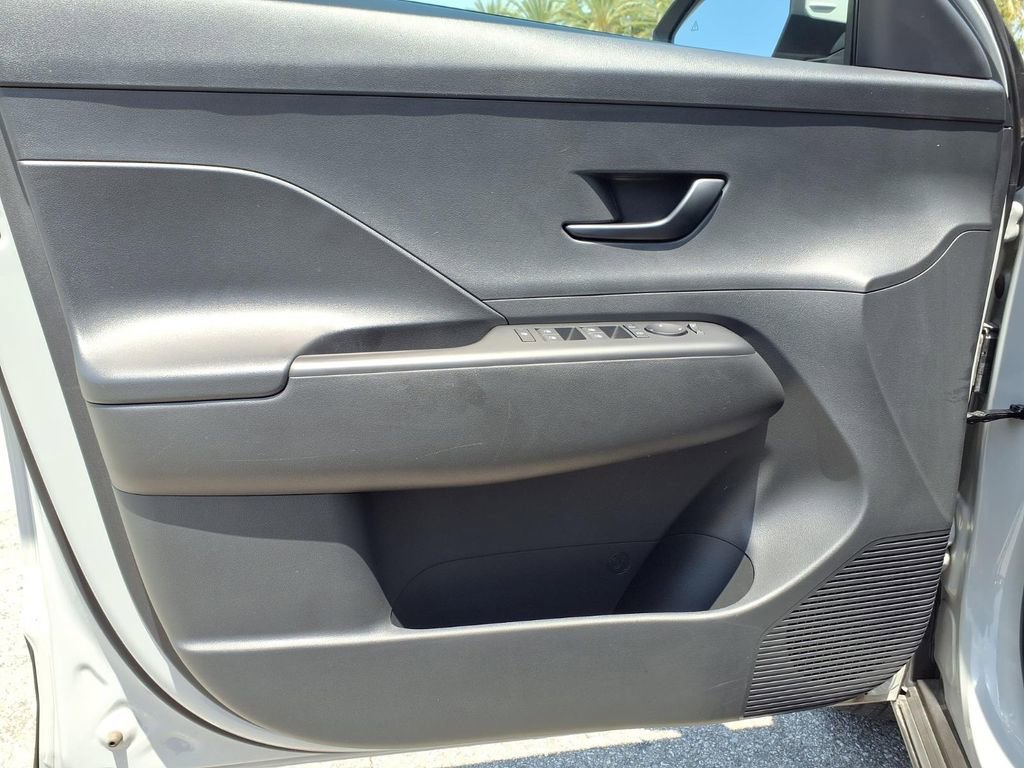 Used 2025 Hyundai Kona SEL FWD image 22