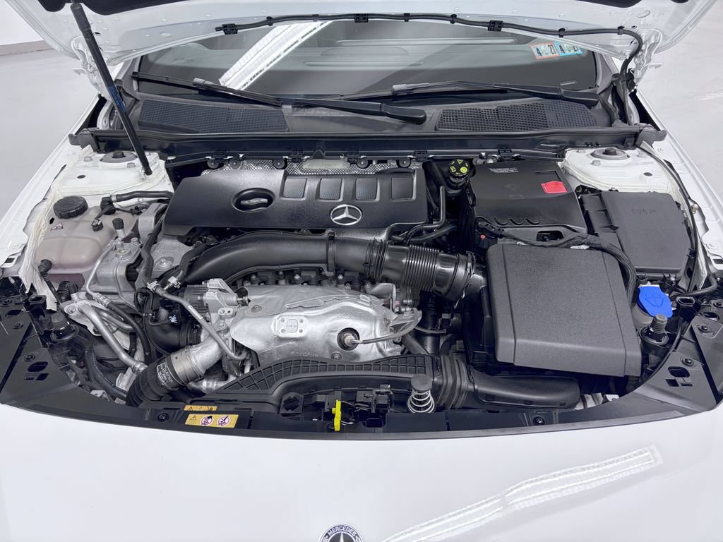 Used 2022 Mercedes-Benz CLA 250 4MATIC image 13