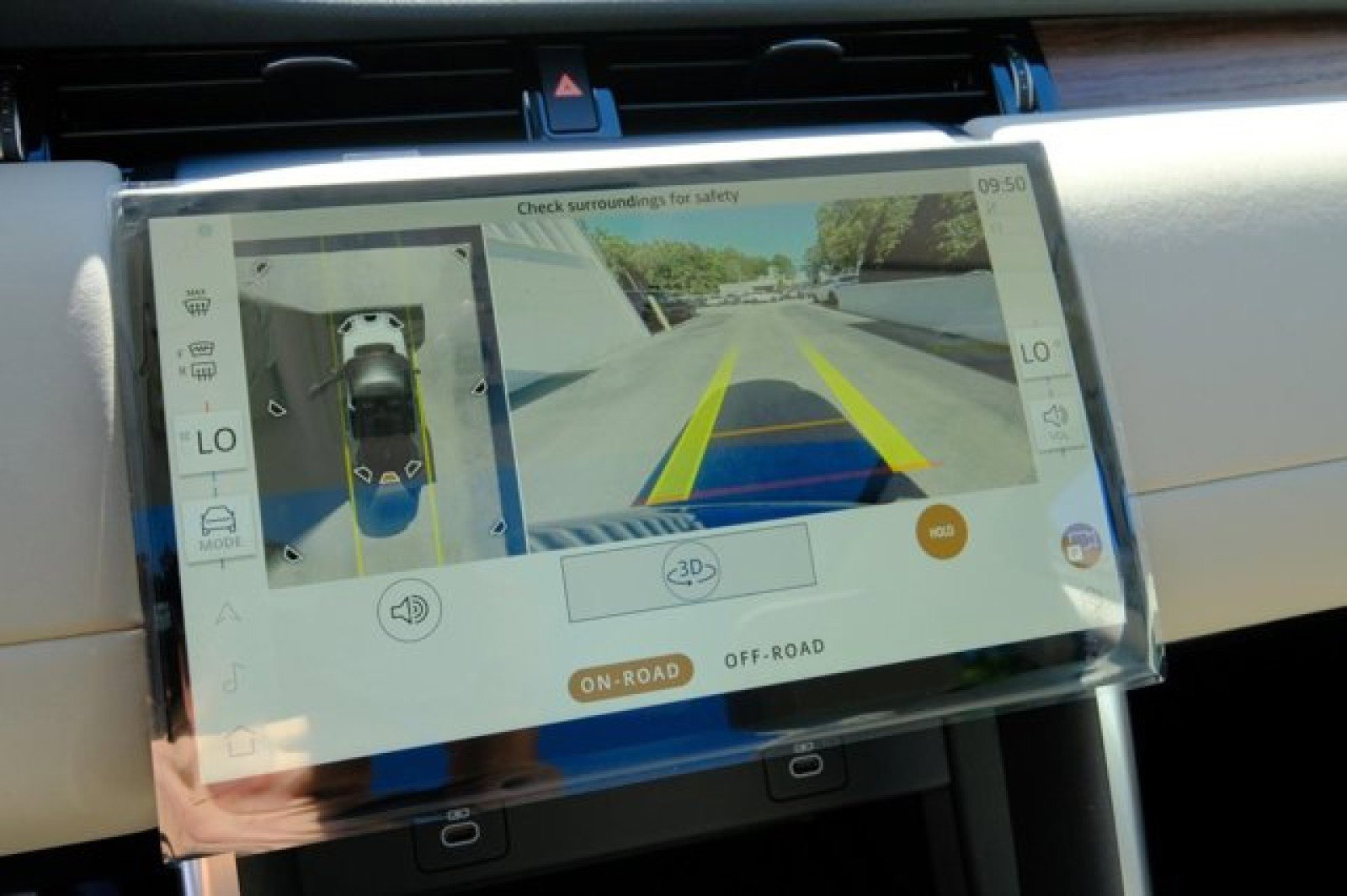 Used 2024 Land Rover Discovery Sport S image 26