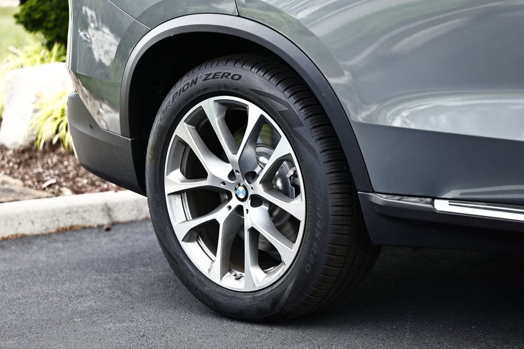 New 2026 BMW X5 xDrive50e w/ Premium Package AWD/4WD image 13