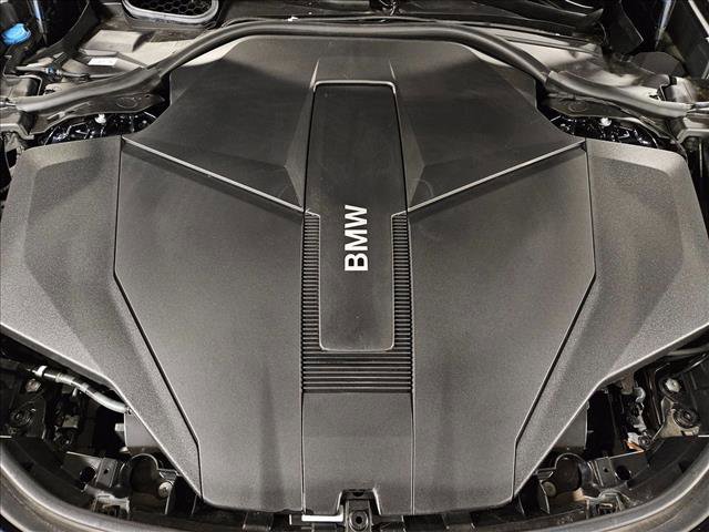 Used 2025 BMW i7 xDrive60 image 22