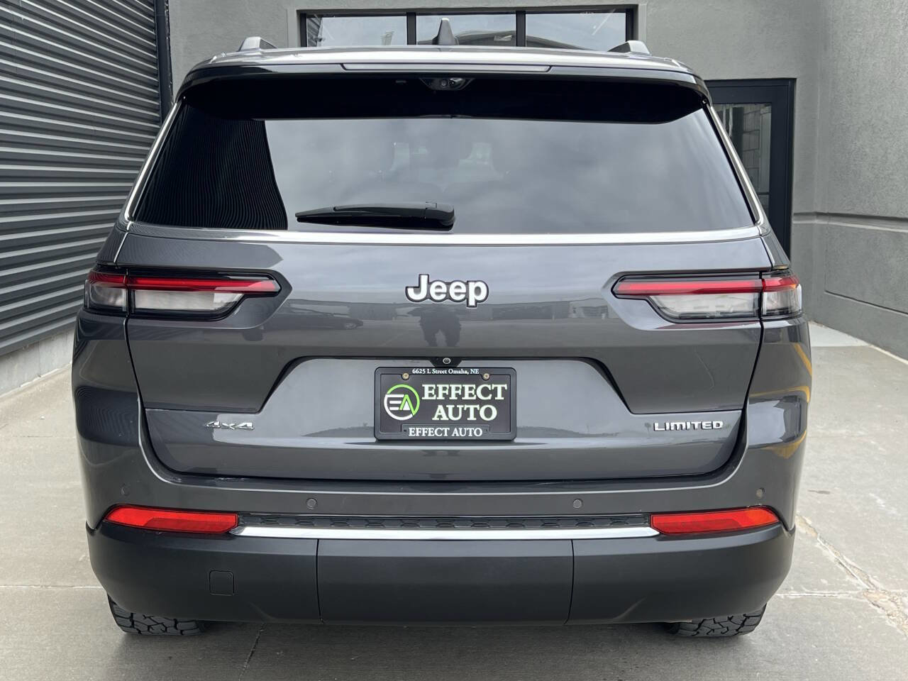 Used 2023 Jeep Grand Cherokee L Limited w/ Luxury Tech Group II image 12