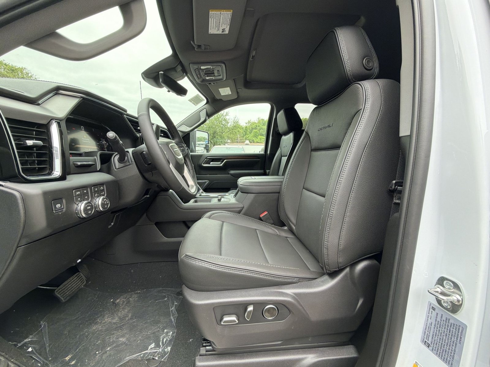 New 2026 GMC Sierra 3500 Denali w/ Denali Reserve Package AWD/4WD image 13
