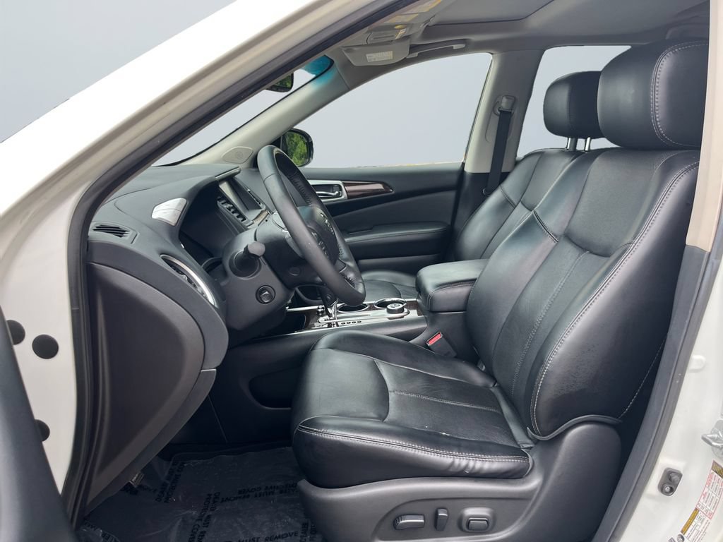 Used 2015 Nissan Pathfinder Platinum w/ Family Entertainment Package FWD image 9