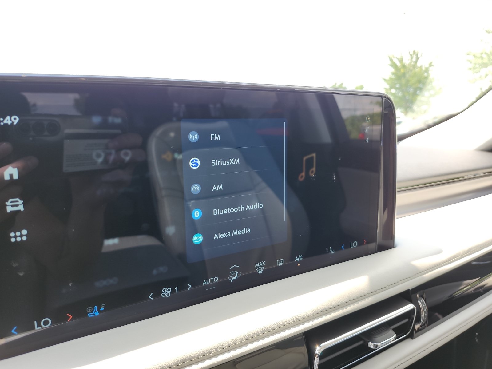 Used 2025 Lincoln Aviator AWD w/ Jet Appearance Package image 21