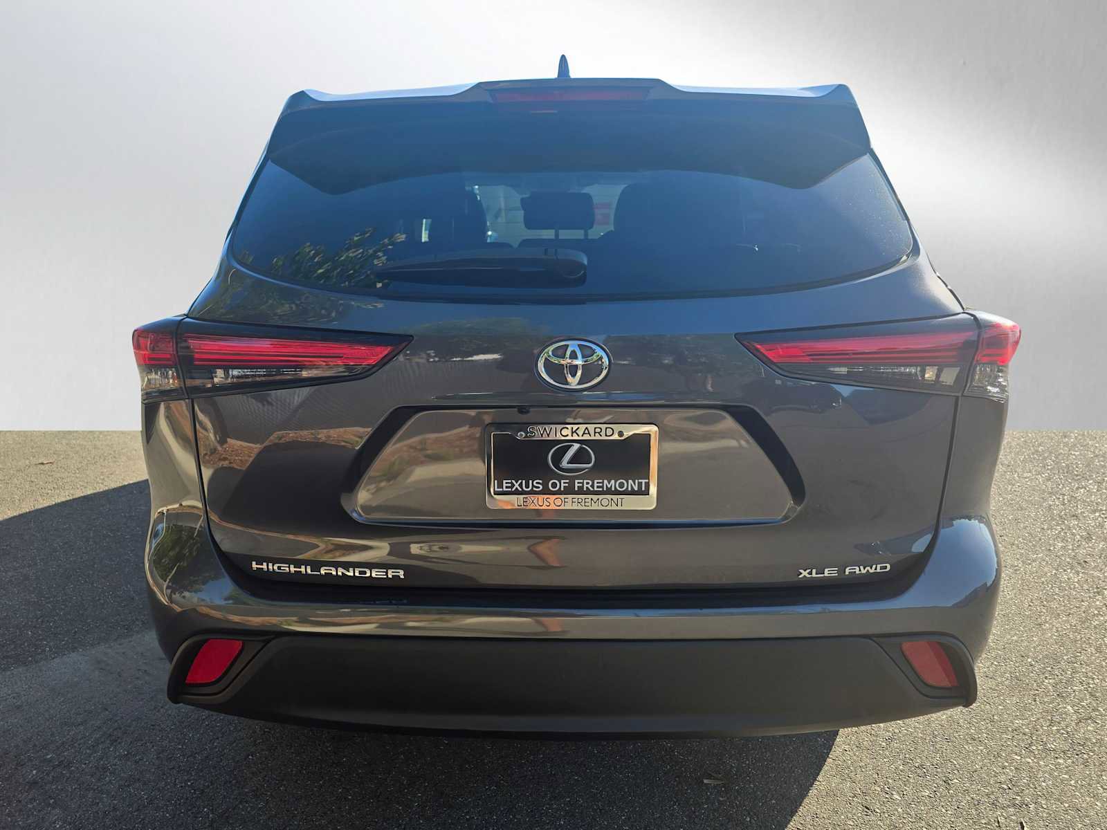 Used 2022 Toyota Highlander XLE image 4