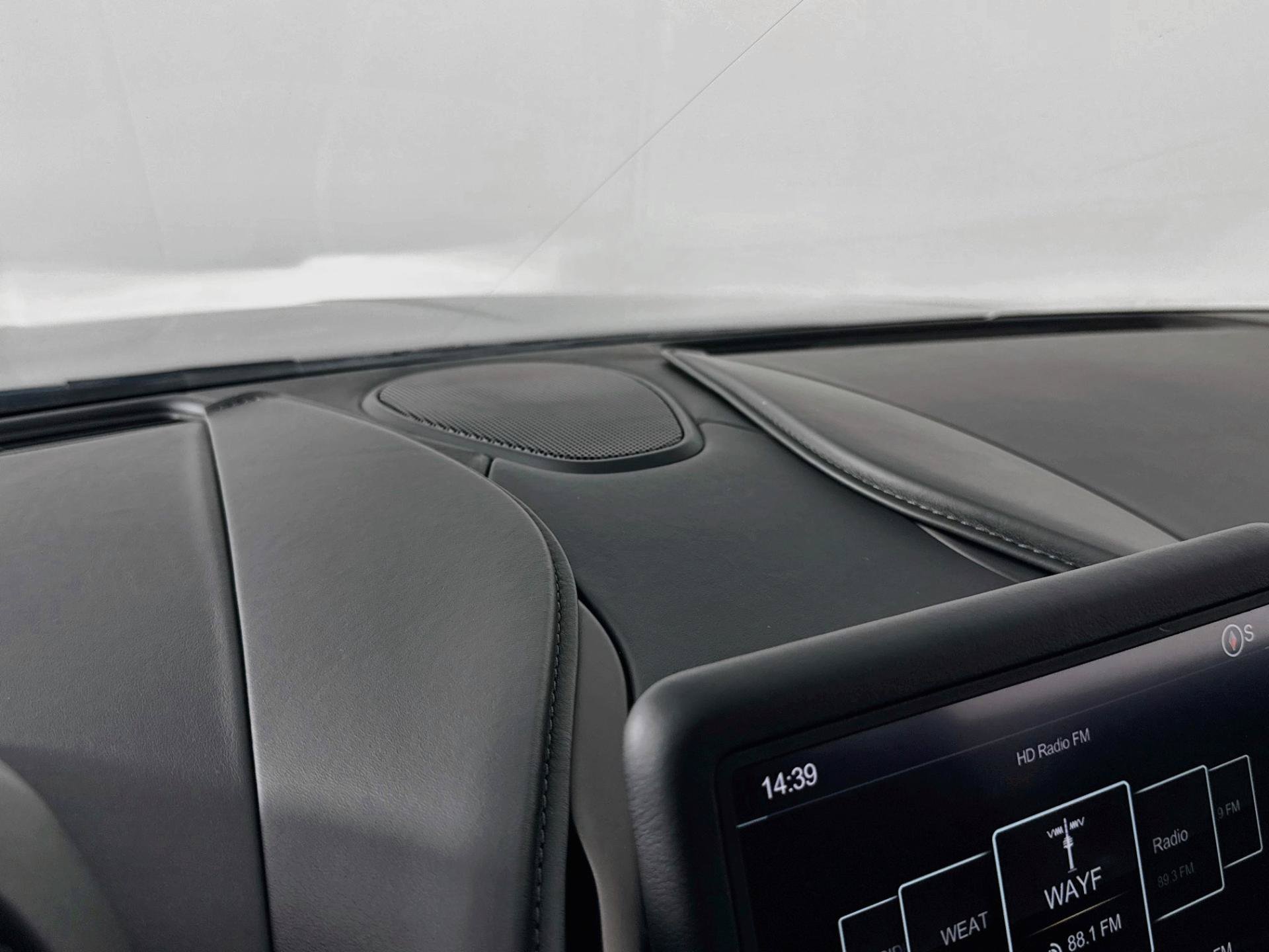 Used 2020 Aston Martin DB11 Coupe RWD image 35