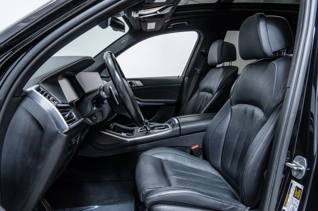 Used 2022 BMW X7 M50i w/ Executive Package AWD/4WD image 5