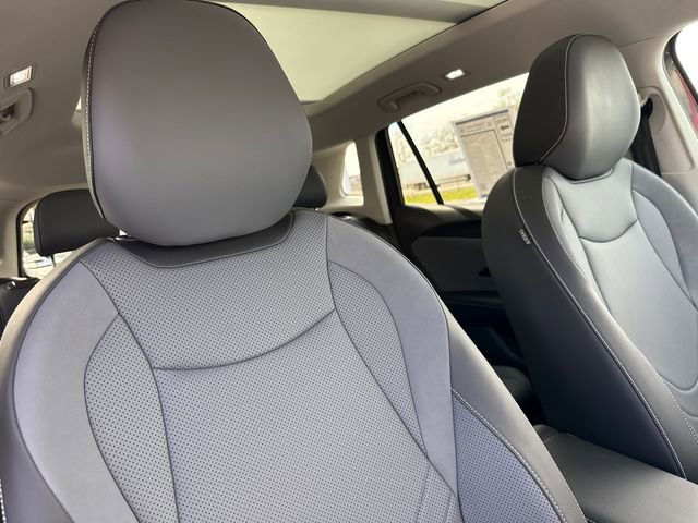 Used 2025 Volkswagen Tiguan SE image 17