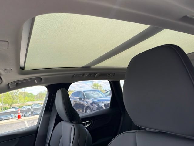 New 2026 Volvo XC60 B5 Plus w/ Climate Package AWD/4WD image 14