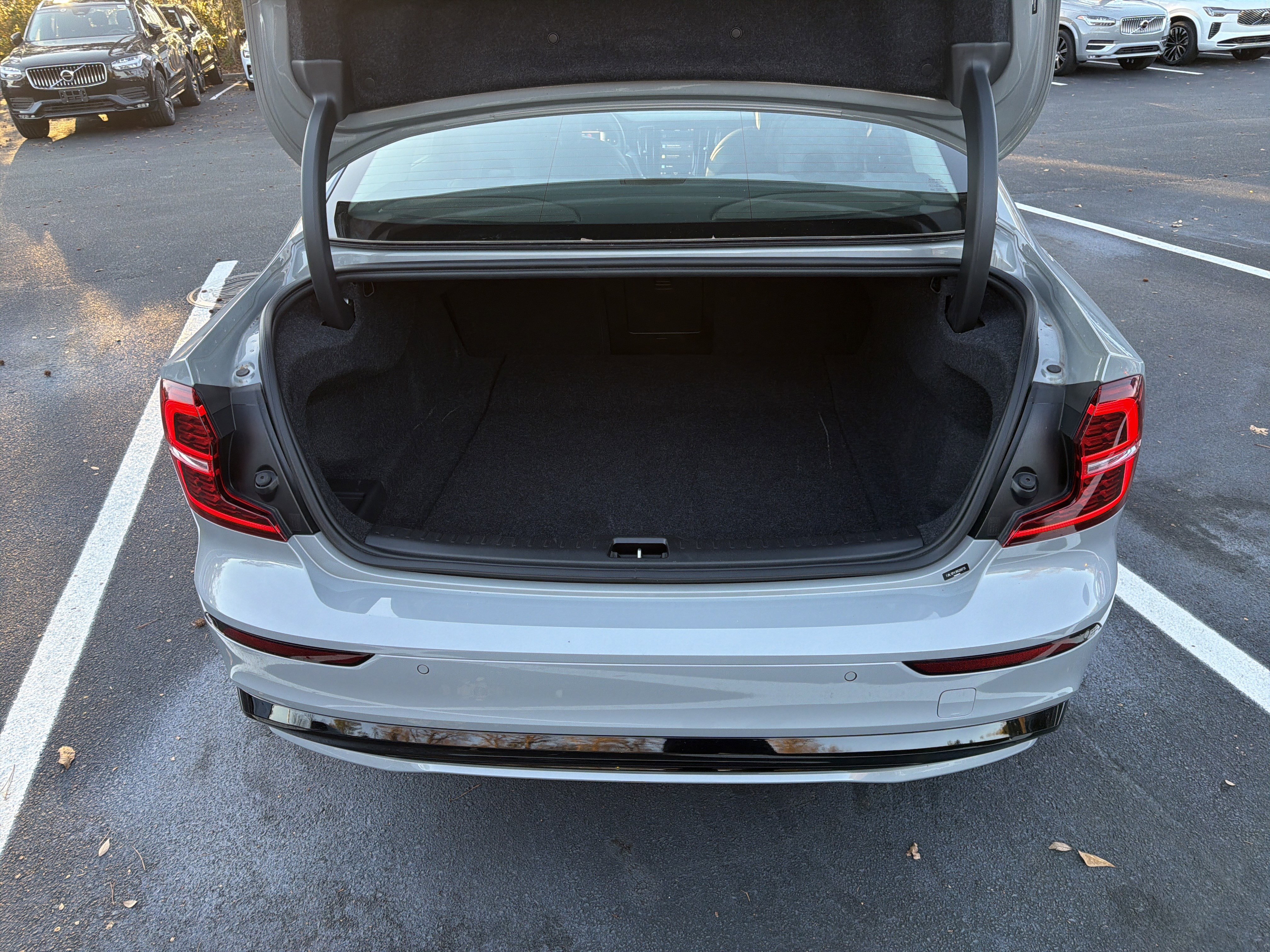 Certified 2024 Volvo S60 B5 Core image 34