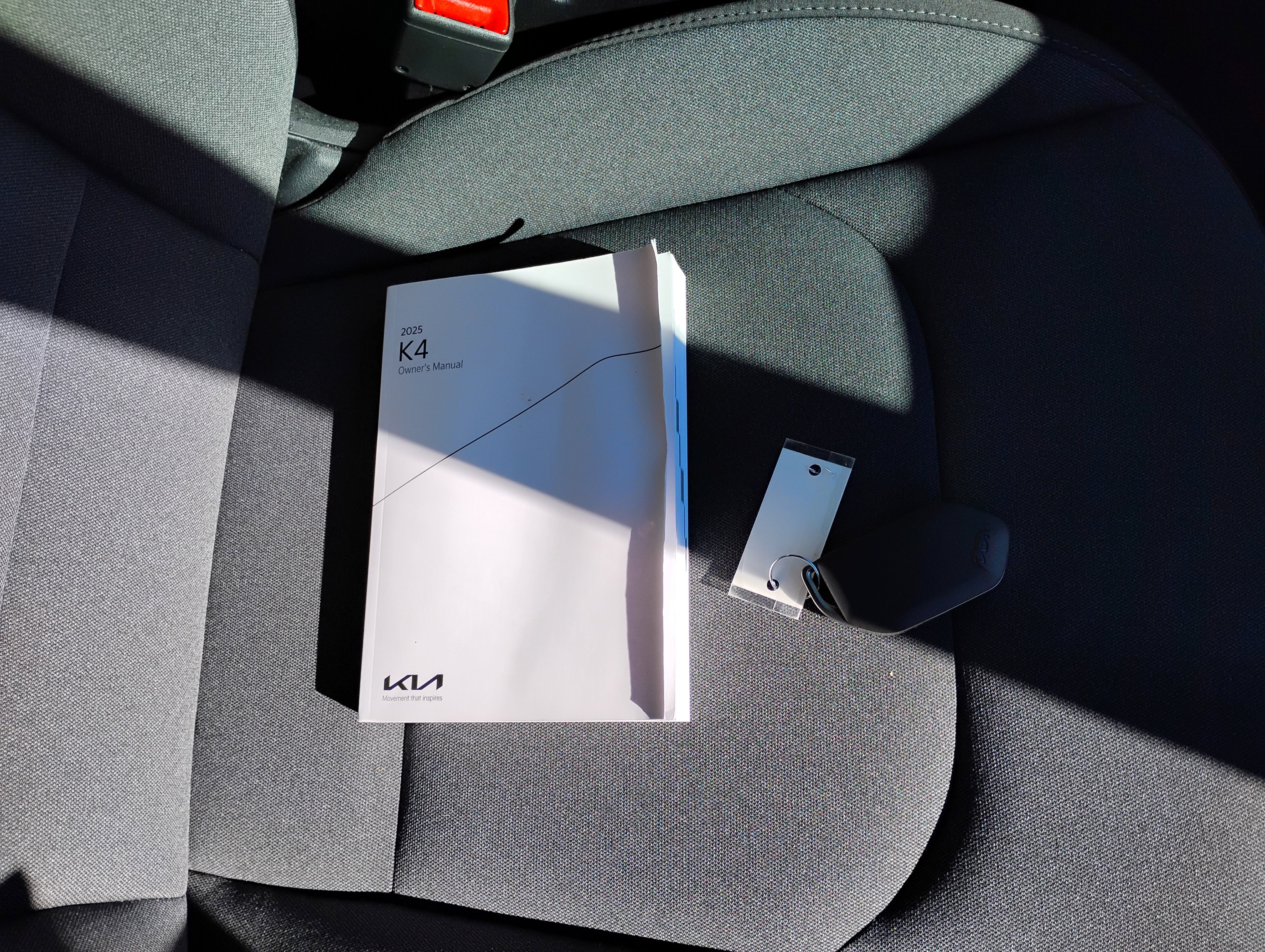 Used 2025 Kia K4 LXS image 36