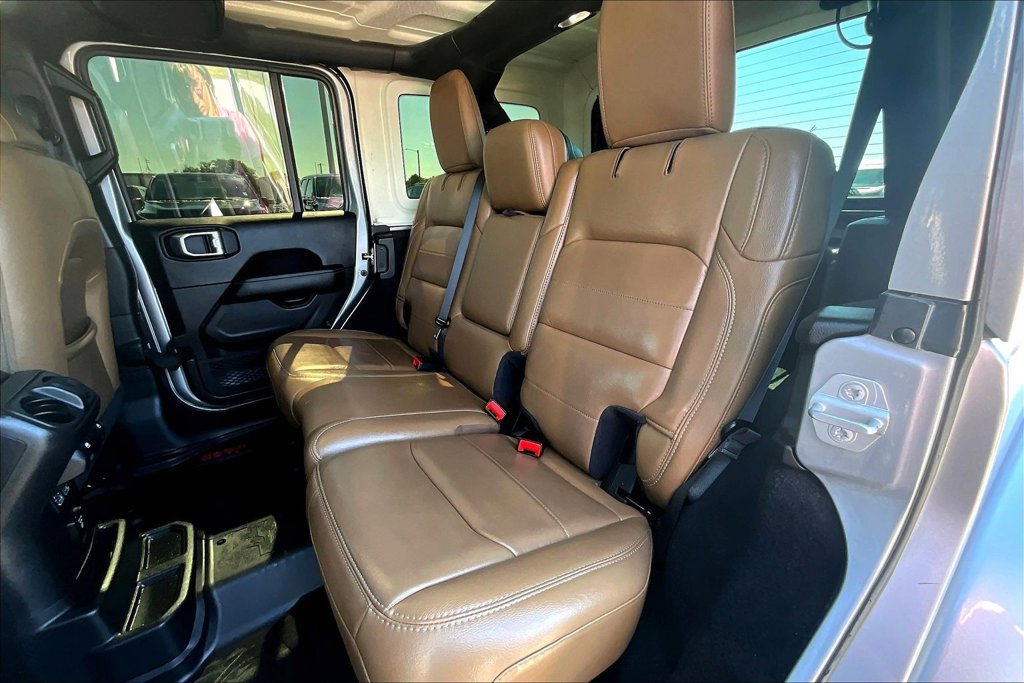 Used 2020 Jeep Wrangler Unlimited Sahara AWD/4WD image 28
