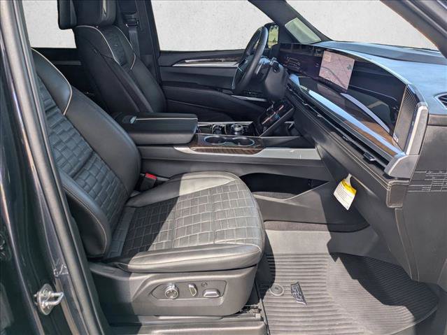 Used 2025 Cadillac Escalade ESV Sport Platinum w/ LPO, Floor Liner Package AWD/4WD image 28