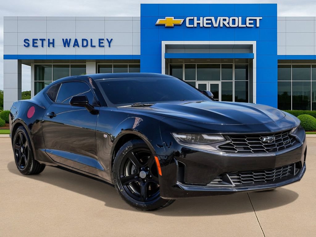 Used 2023 Chevrolet Camaro LT image 1