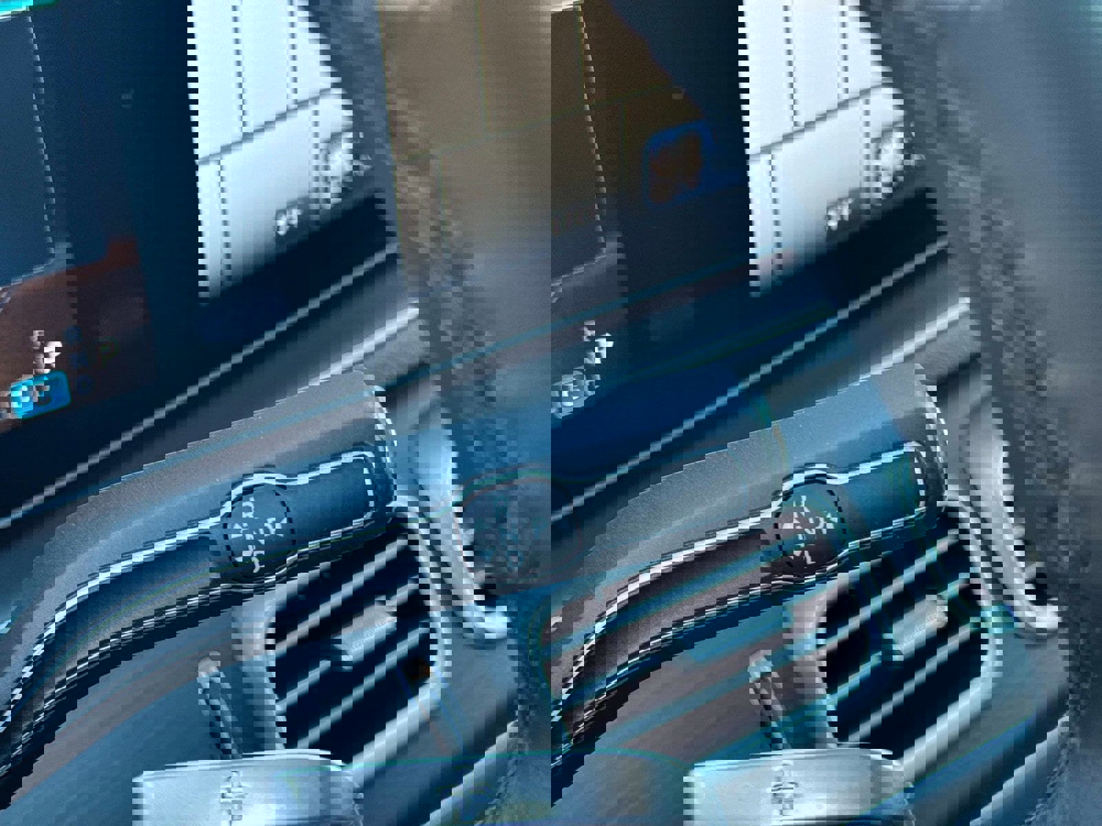 Used 2025 Mercedes-Benz GLE 350 4MATIC image 30