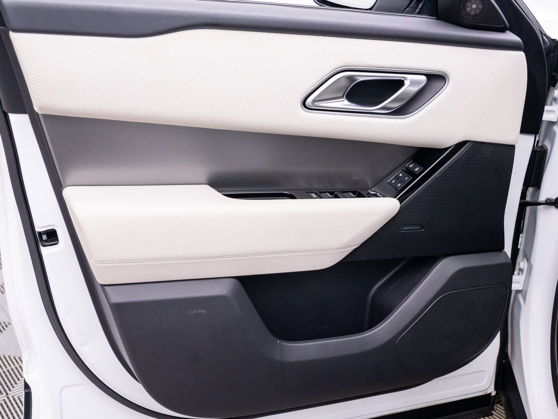 Used 2021 Land Rover Range Rover Velar S image 13