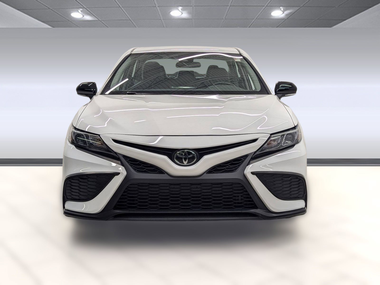 Used 2023 Toyota Camry SE image 5
