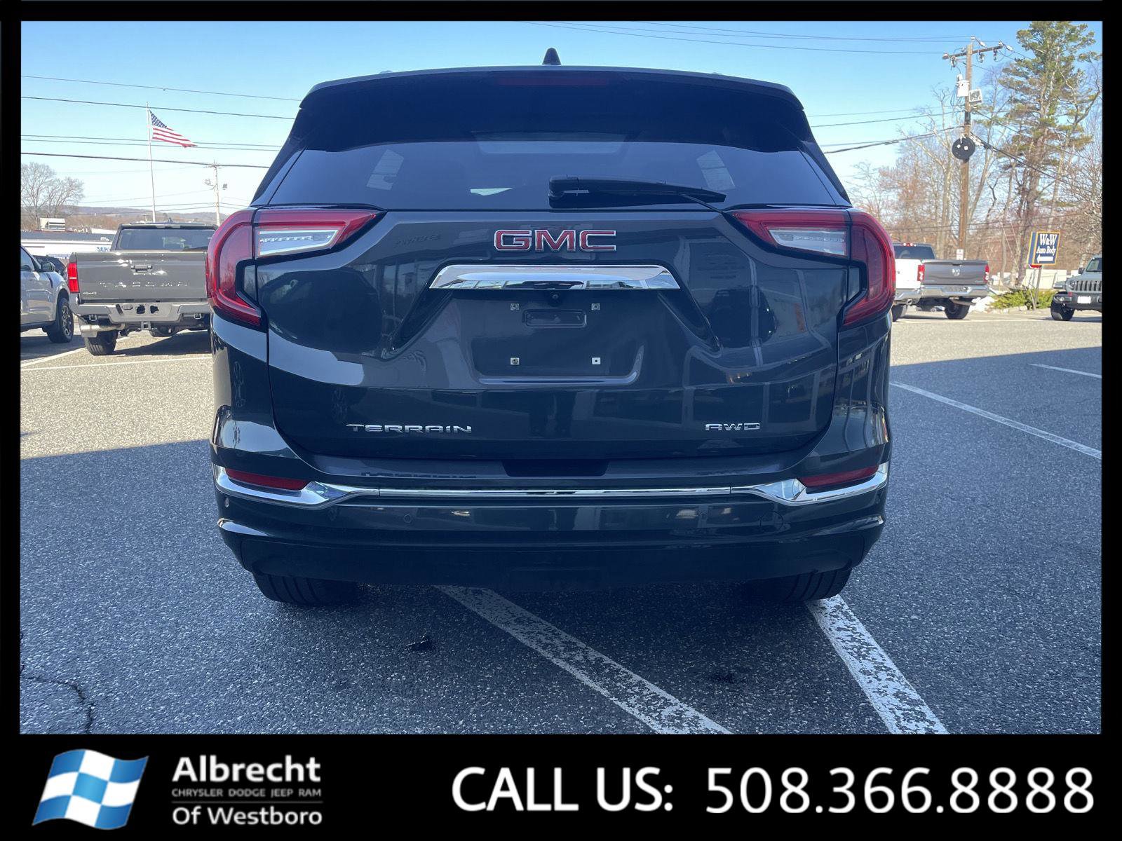 Used 2022 GMC Terrain Denali w/ Denali Premium Package image 4