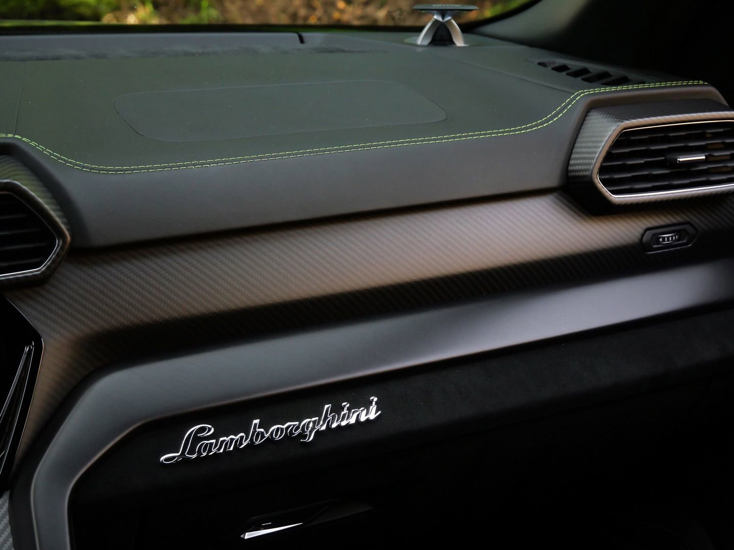 Used 2023 Lamborghini Urus Performante AWD/4WD image 39