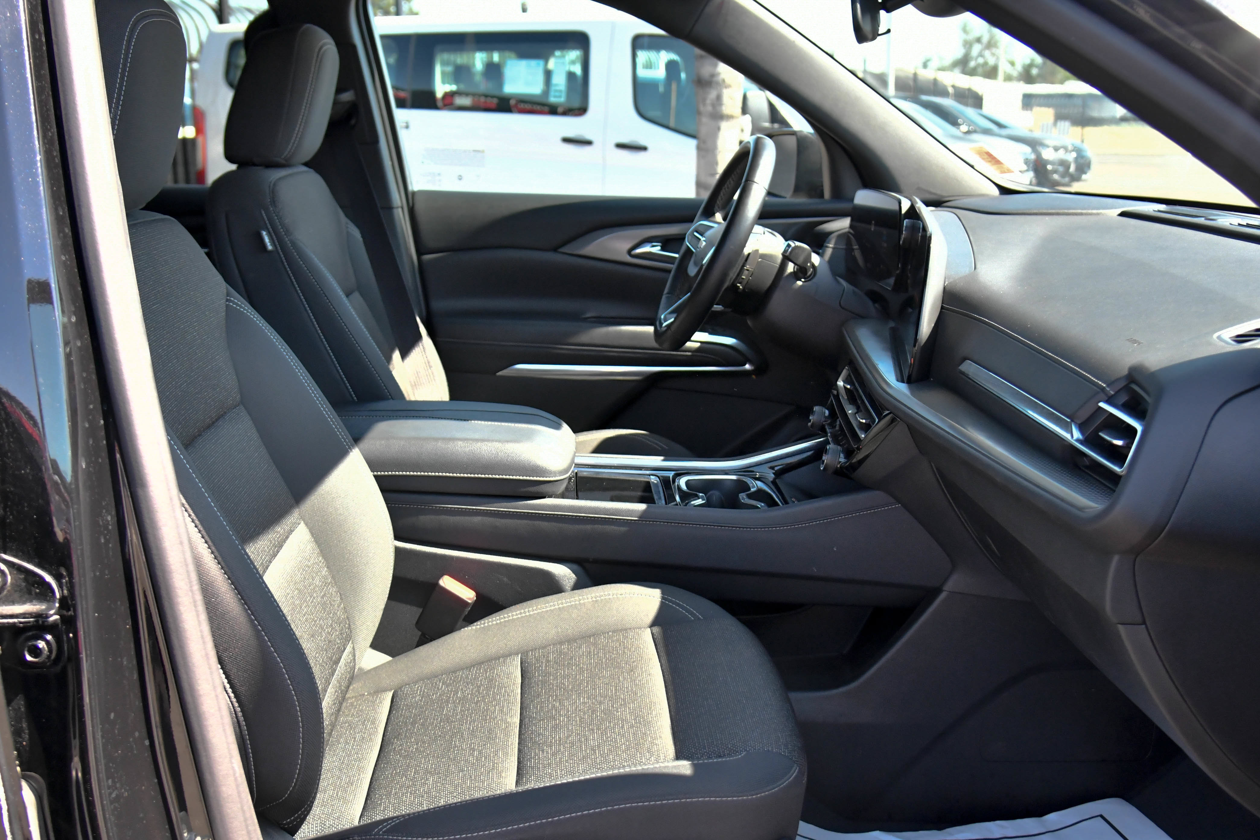 Used 2024 Chevrolet Traverse LT FWD image 56