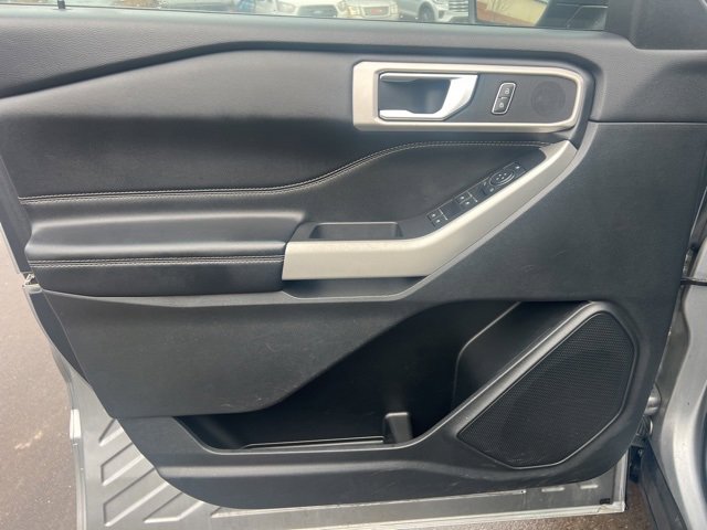 Used 2022 Ford Explorer XLT w/ Equipment Group 202A image 22