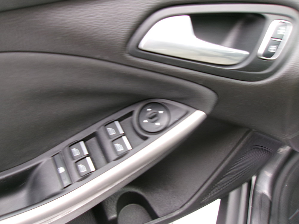 Used 2016 Ford Focus Titanium w/ Exterior Protection Package FWD image 12