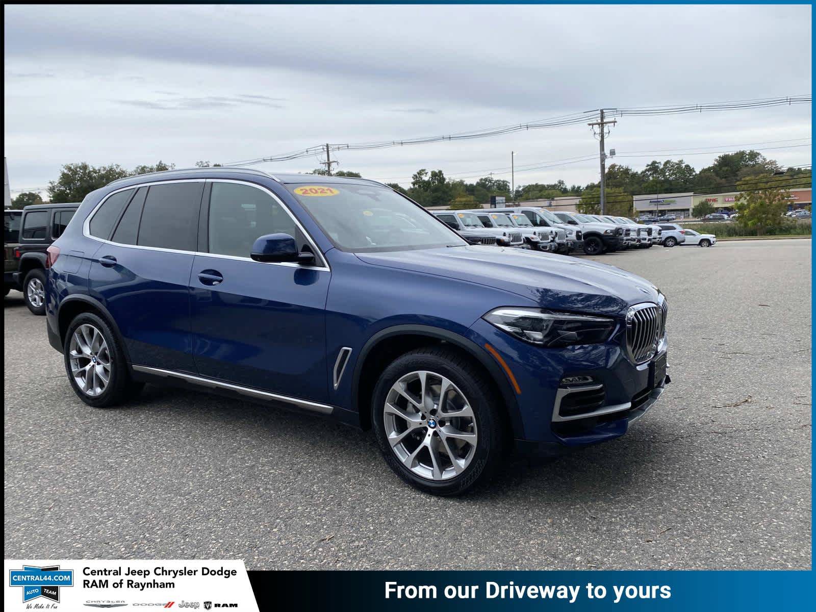 Used 2021 BMW X5 xDrive40i w/ Premium Package 2