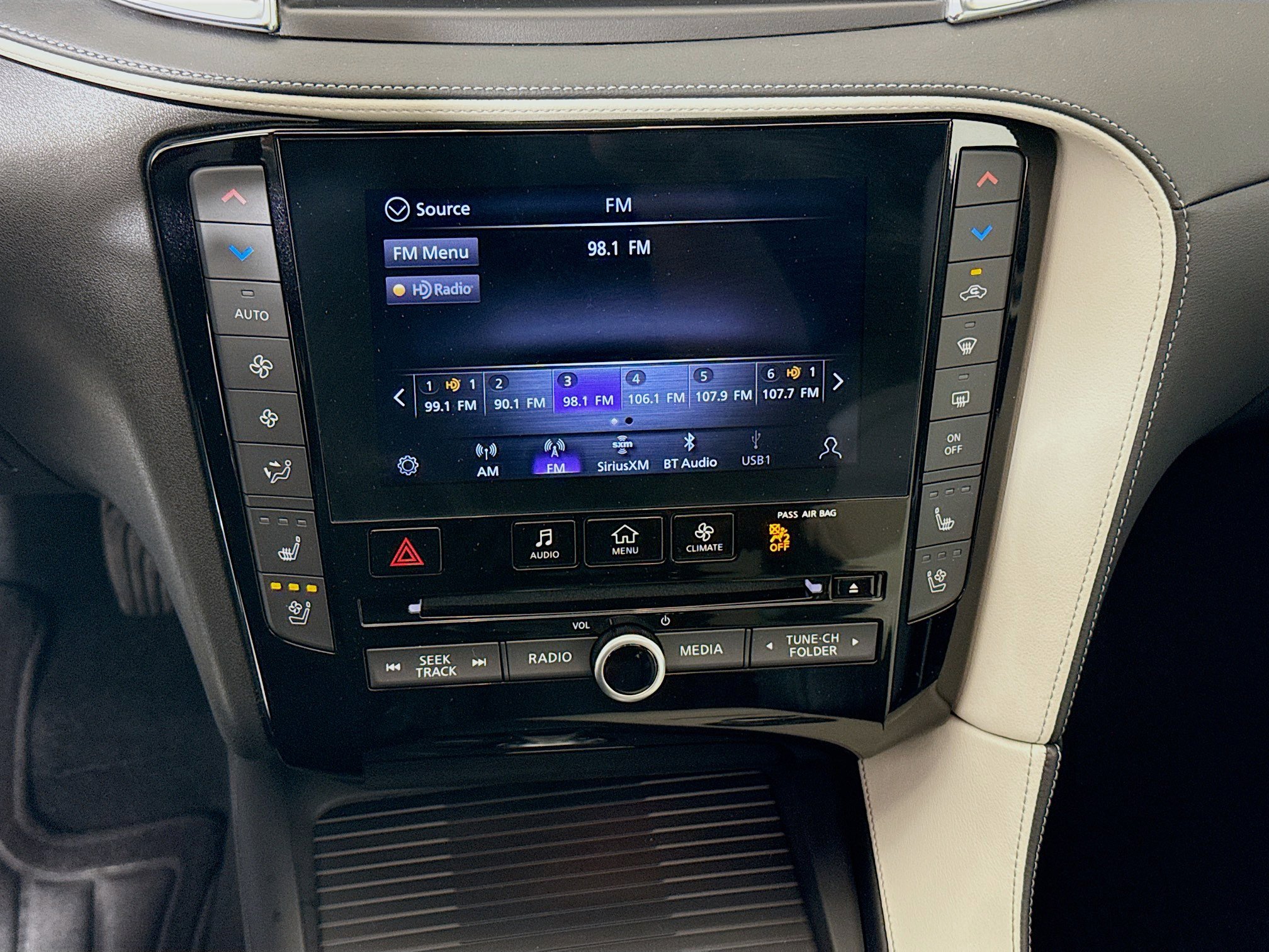 Used 2023 INFINITI QX55 Essential AWD/4WD image 15