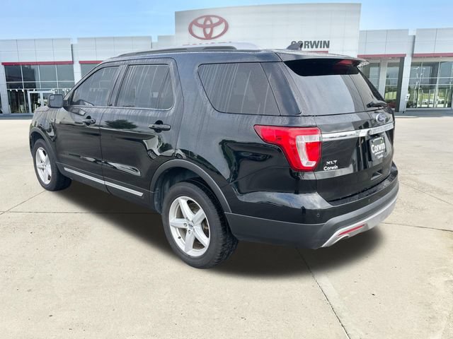 Used 2017 Ford Explorer XLT AWD/4WD image 3