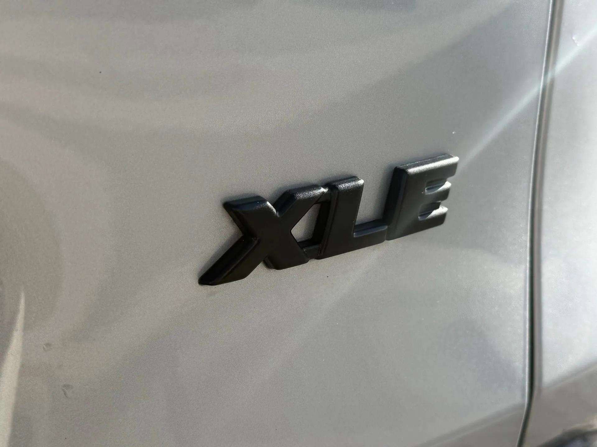 Used 2025 Toyota RAV4 XLE w/ Convenience Package FWD image 16