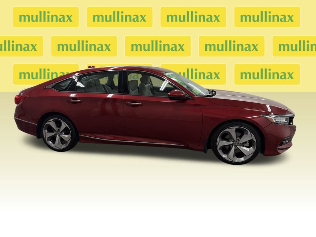Used 2018 Honda Accord Touring image 2