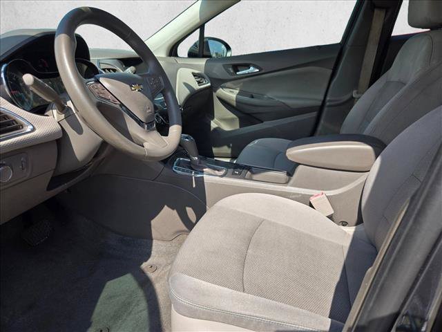 Used 2018 Chevrolet Cruze LT w/ Convenience Package FWD image 15