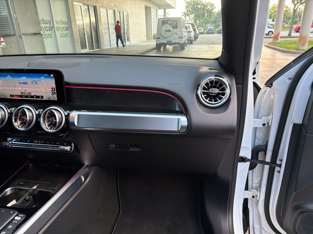 Used 2022 Mercedes-Benz GLB 250 4MATIC image 29
