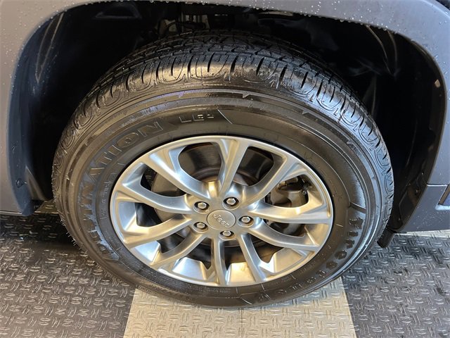 Used 2020 Jeep Cherokee Latitude Plus w/ Cold Weather Group image 10