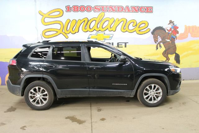 Used 2019 Jeep Cherokee Sport w/ Cold Weather Group AWD/4WD image 1