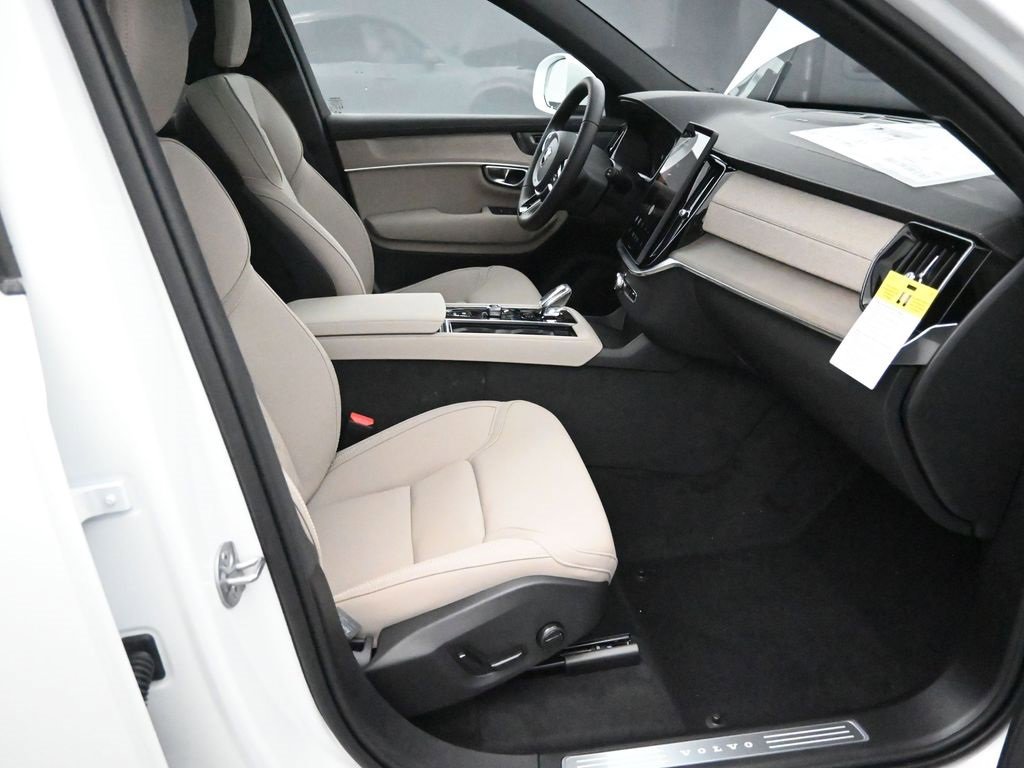 New 2026 Volvo XC90 B5 Plus image 39
