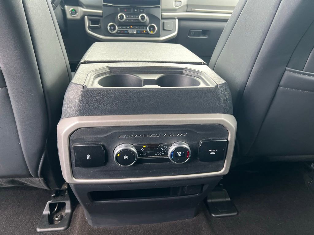 Used 2023 Ford Expedition Max XLT image 18