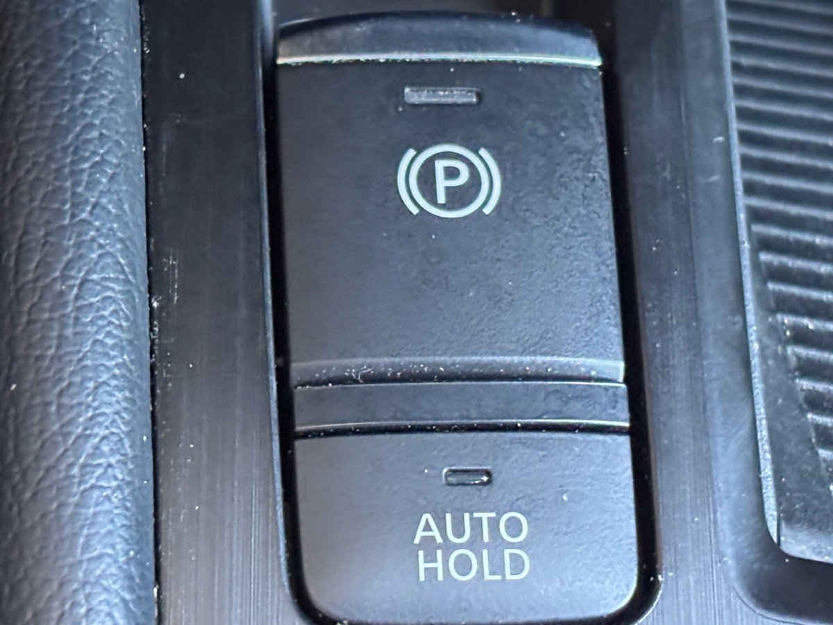 Used 2025 Nissan Kicks SR image 34